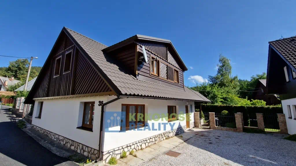Huis Reuzengebergte te koop - zomer foto.